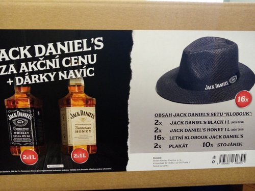 Set Jack Daniels (2xJack Daniels 1L 40% + 2x Jack Daniels Honey 1L 35% + 16x klobouk + plakaty + sto